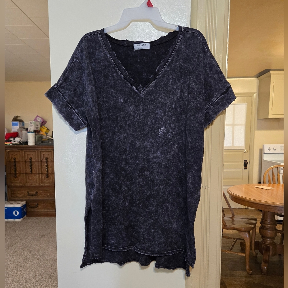 Zenana black acid wash distressed tunic top size medium in great condition